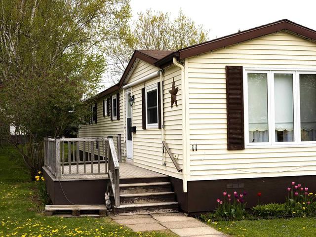11 Manor Drive  Charlottetown, PE C1A 6R2