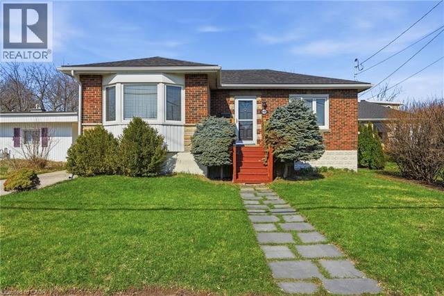 848 UPPER WELLINGTON Street  Hamilton, ON L9A 3R9