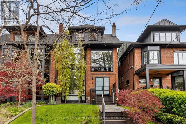 28 ROXBOROUGH STREET W Toronto, ON M5R 1T8