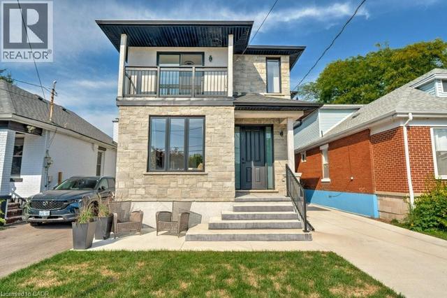 38 EAST 16TH Street  Hamilton, ON L9A 4H9