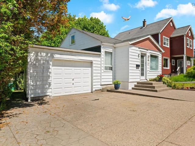 6477 Roslyn Road  Halifax, NS B3L 2M6