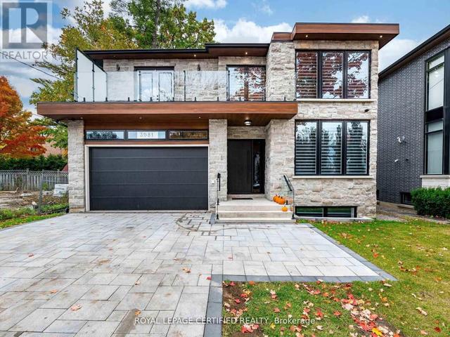 3081 GRENVILLE DRIVE  Mississauga, ON L5A 2P6
