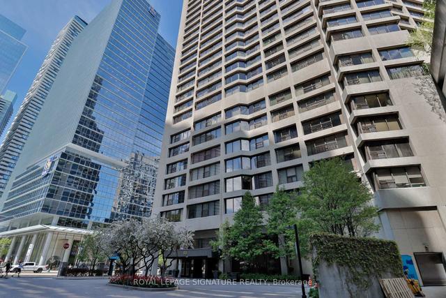 PH10-55 Harbour Square Toronto, ON M5J 2L1