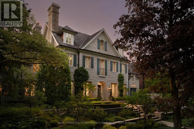76 BINSCARTH ROAD Toronto, ON M4W 1Y4