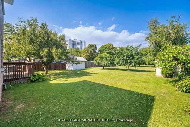 4097 Hickory Drive  Mississauga, ON L4W 1L1