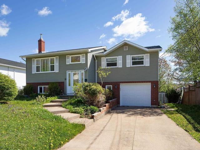10 Old Birch Road  Dartmouth, NS B2W 6B4