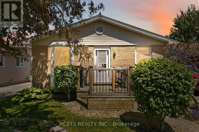82 MURIEL CRESCENT  London South (South X), ON N6E 2K5