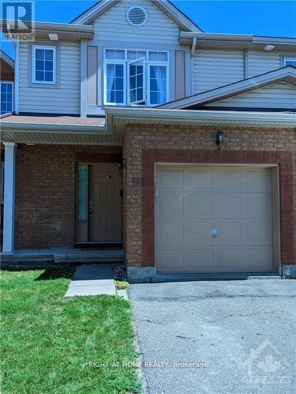 142 LILIBET CRESCENT E  Ottawa, ON K1V 2A1