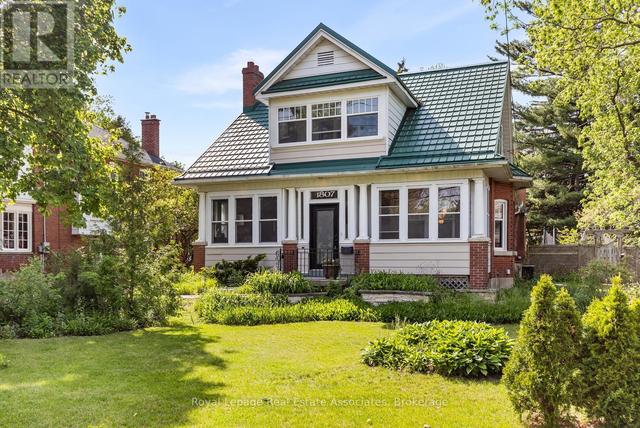 1807 BALSAM AVENUE  Mississauga, ON L5J 1L3