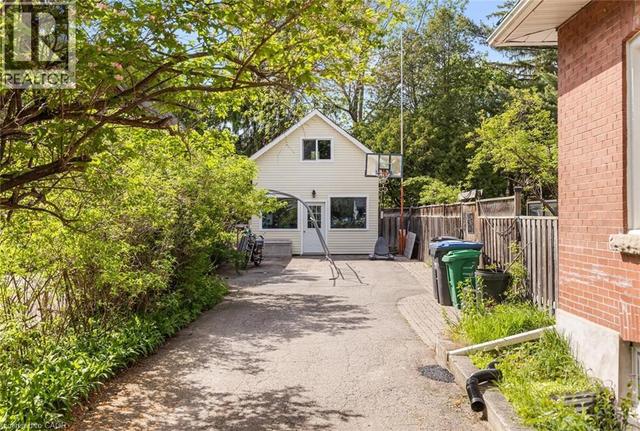 1807 BALSAM Avenue  Mississauga, ON L5J 1L3