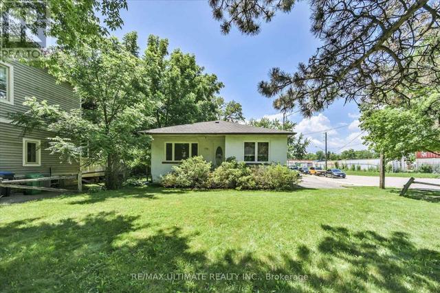1076 DIXIE ROAD  Mississauga, ON L5E 2P4