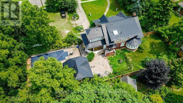 2032 CORONATION BOULEVARD  Cambridge, ON N3H 3S5