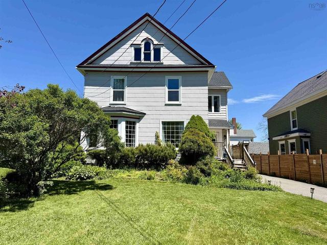 52 Rupert Street  Amherst, NS B4H 3R6