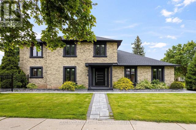 2535 ROBIN DRIVE  Mississauga, ON L5K 2G2