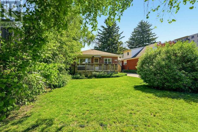 337 ST. PAUL STREET  Burlington, ON L7R 3K2