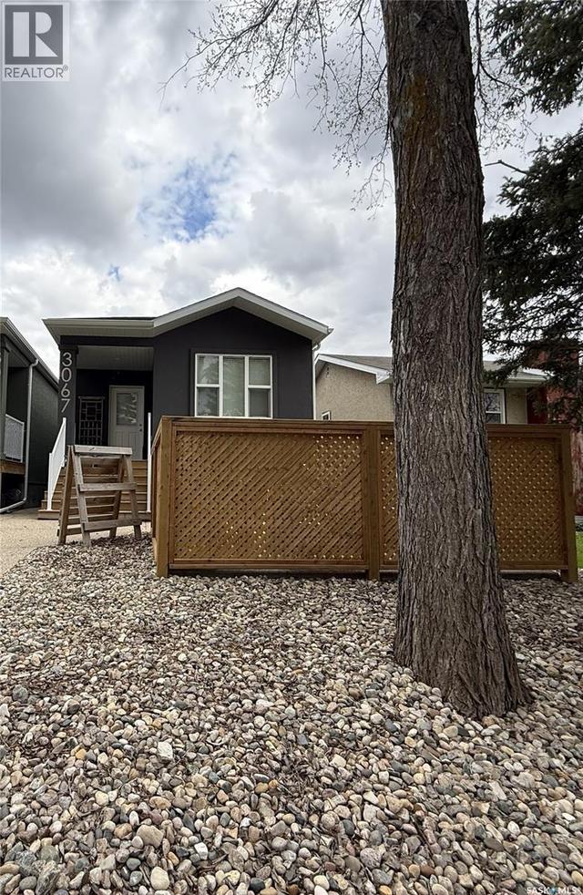 3067 Elphinstone STREET  Regina, SK S4S 2A6
