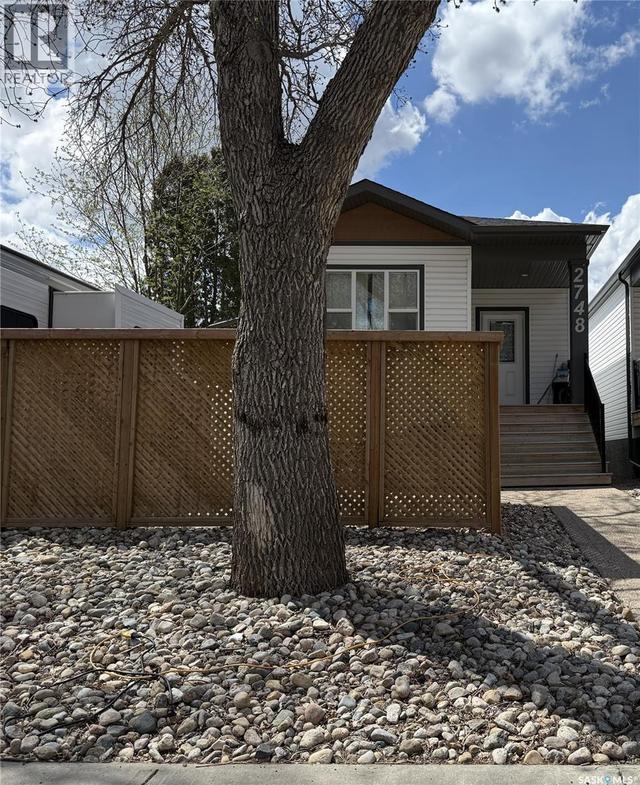 2748 MacKay STREET  Regina, SK S4N 2T7