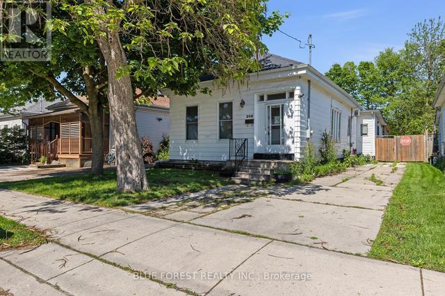 208 MAITLAND STREET  London East (East K), ON N6B 2Y1