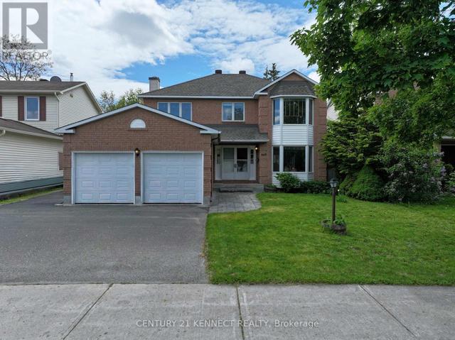 848 FAIRLAWN AVENUE  Ottawa, ON K2A 4C2