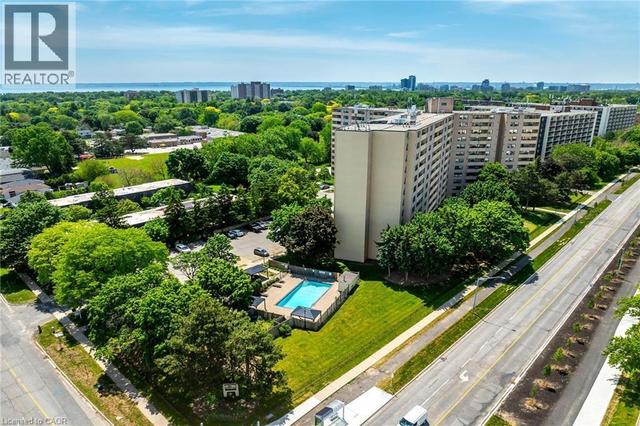 700 DYNES Road Unit# 1005  Burlington, ON L8N 3M2