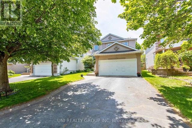 11 LANGFORD CRESCENT  Ottawa, ON K2K 2N4