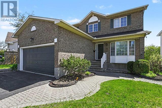 168 SPRINGWATER DRIVE S  Ottawa, ON K2M 2A1