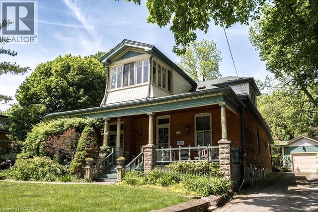 55 CAYLEY Street  Dundas, ON L9H 2E6