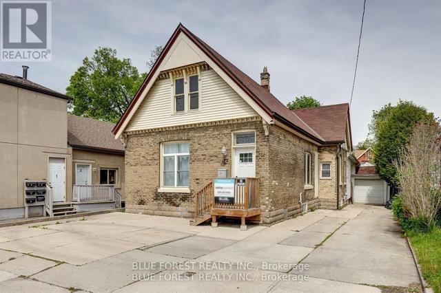 36 ADELAIDE STREET S  London South (South I), ON N5Z 3K2
