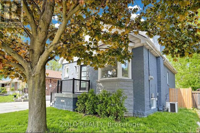 84 EAST 15TH STREET  Hamilton, ON L9A 4E9