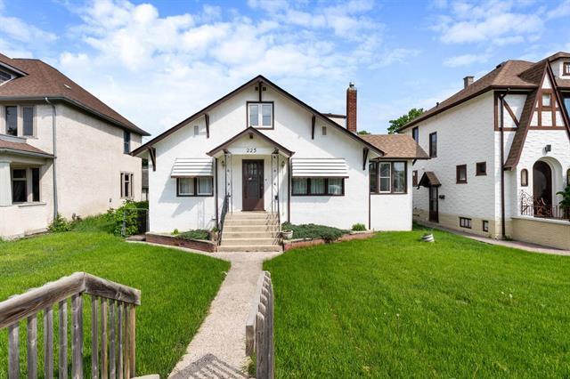 225 Glenwood CR  Winnipeg, MB R2L 1K1
