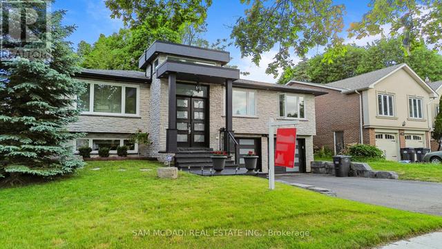 1434 PETRIE WAY  Mississauga, ON L5J 1G5
