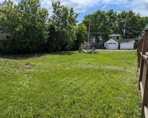 332 Notre Dame ST  Winnipeg, MB R2H 0C8