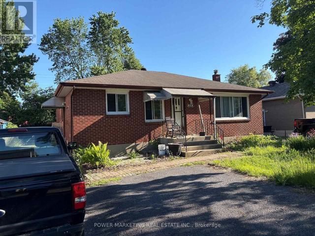 320 FULLERTON AVENUE  Ottawa, ON K1K 1K3