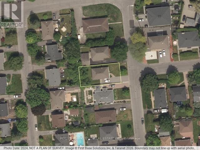 944 EVE STREET  Ottawa, ON K1K 3R4