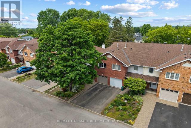 20 ROYAL OAK COURT  Ottawa, ON K1T 3N9