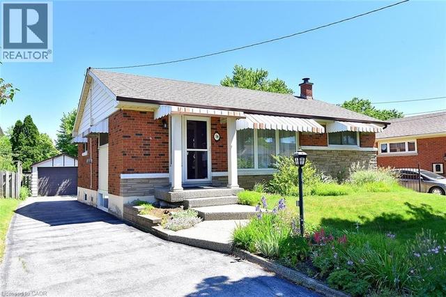 19 GILDEA Street  Hamilton, ON L8V 2G6