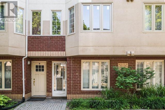 10 - 266 LIMERIDGE ROAD E  Hamilton, ON L9A 2S7
