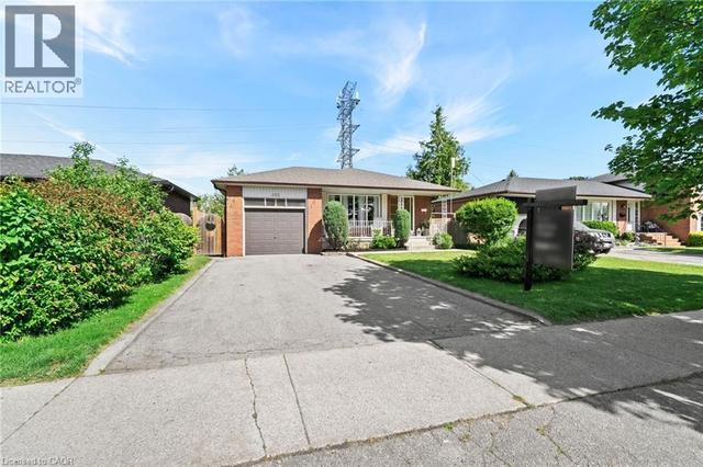 1083 MELTON Drive  Mississauga, ON L4Y 1L3