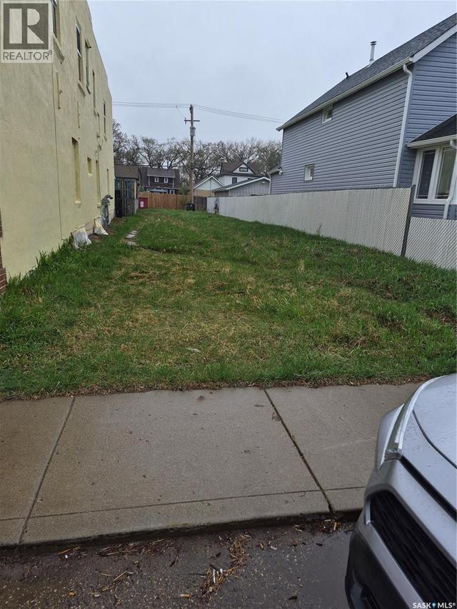 219 D AVENUE S  Saskatoon, SK S7M 1P8