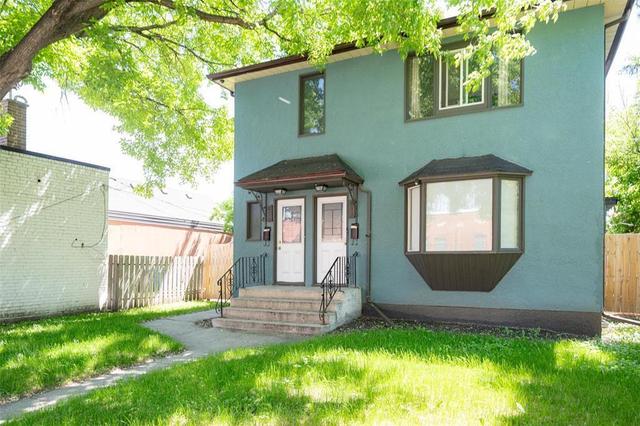 816 St Matthews Avenue  Winnipeg, MB R3G 0H8