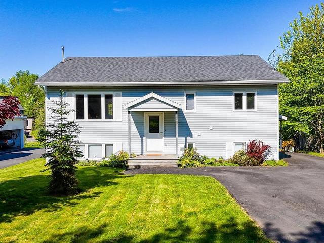 8 Iona Road  Wolfville, NS B4P 2H1