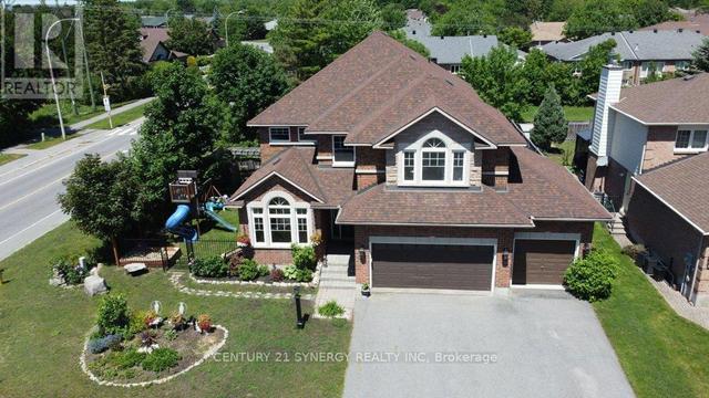 37 WINDFIELD CRESCENT  Ottawa, ON K2M 2B7