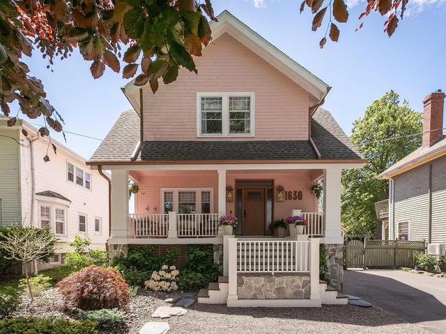 1630 Vernon Street  Halifax, NS B3H 3N1