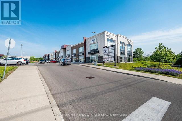 105 - 3485 REBECCA STREET  Oakville, ON L6L 0H4