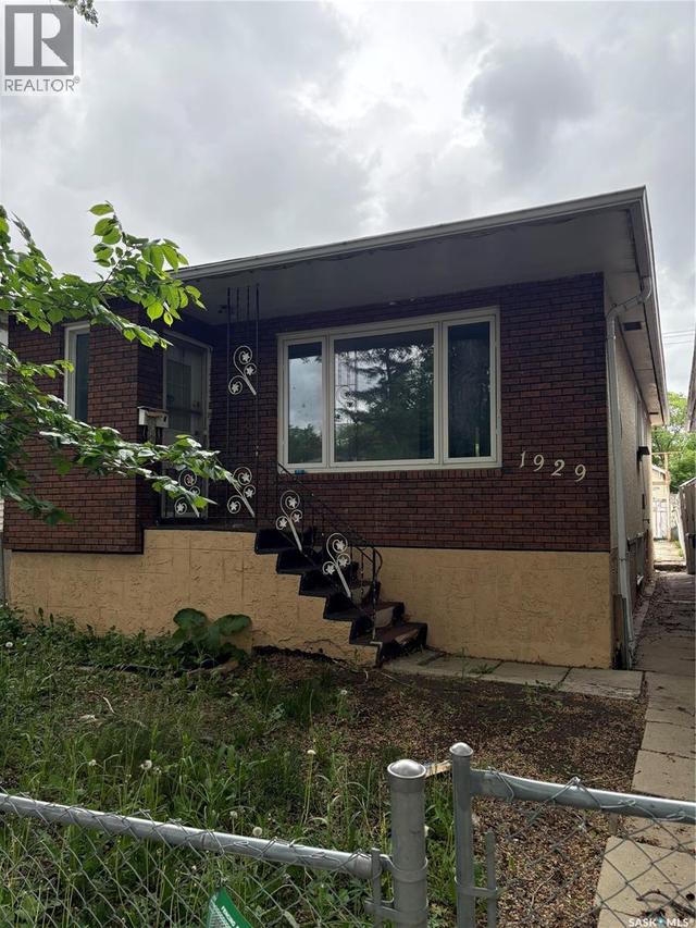 1929 Quebec STREET  Regina, SK S4P 1J8