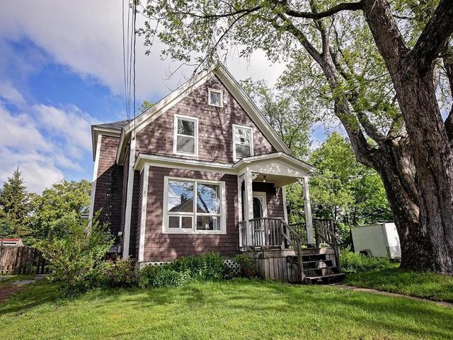 14 Clifford Street  Amherst, NS B4H 2E8