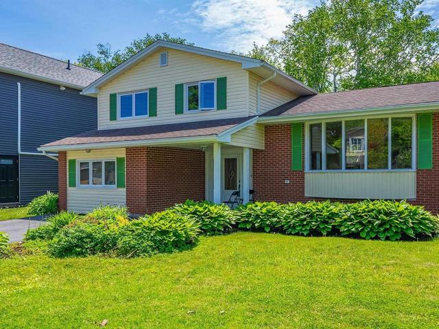 13 Guy Street  Dartmouth, NS B3A 2P4