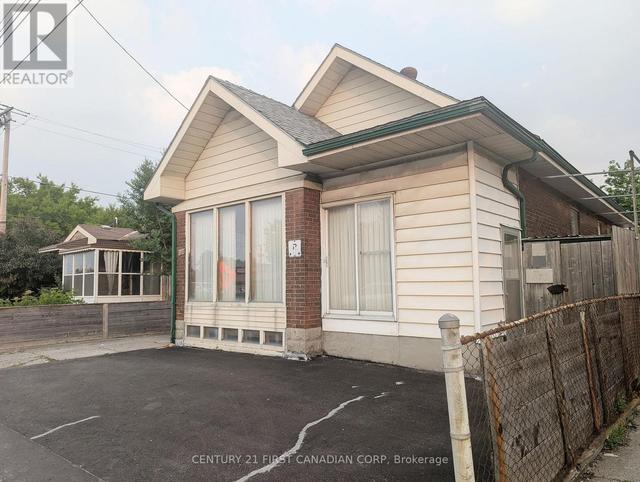 1169 OXFORD STREET E  London East (East G), ON N5Y 3L7