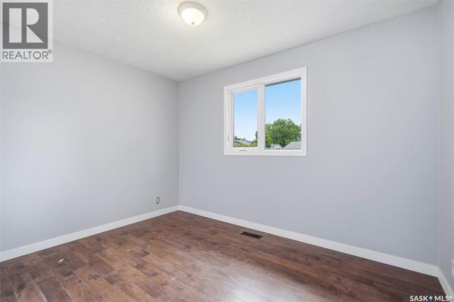118 Smallwood CRESCENT  Saskatoon, SK S7L 4Z6