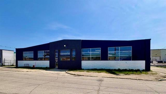 1373 Spruce Street  Winnipeg, MB R3E 2V8